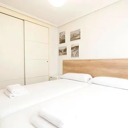 Apartment Junto A La Playa De Gros, Parking Opcional