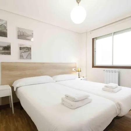 Junto A La Playa De Gros, Parking Opcional * סן סבסטיאן